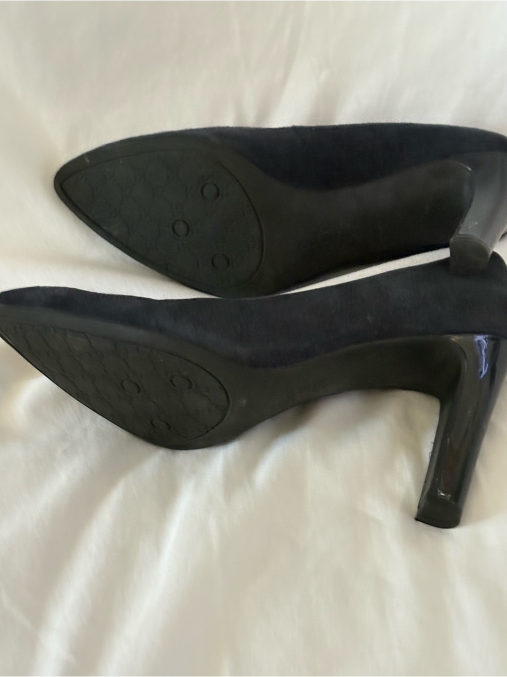Franco Sarto Black Suede Pointed Pumps with Classic Heel - Picture 3 of 3